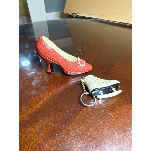 Decorative Red High Heel Shoe Figurine & Ice Skate Keychain Set            70-47 - Picture 4 of 6